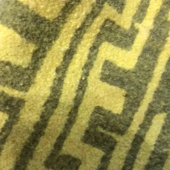 Echo brand felt tote.  Lucite hardware. - Picture 8 of 8